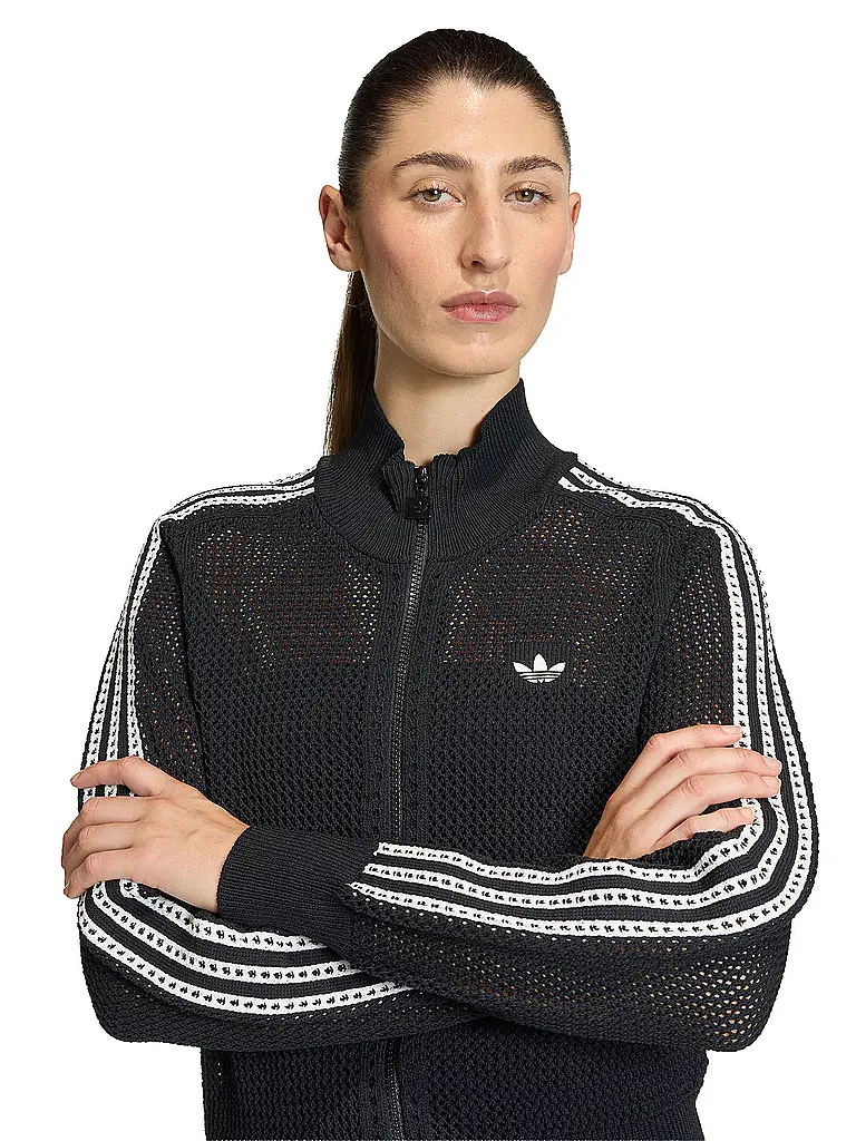 ADIDAS ORIGINALS | Prodotto: Sweatjacke CROCHET TT
Marke: ADIDAS ORIGINALS
Farbe: nero
Kategorien: Moda,Donna

Lunghezza manica: Manica lunga
Materiale: Felpa,Poliestere / Poliammide
Forma colletto: Collo alto
Motivo: Tinta unita,A righe
Vestibilità (capispalla): Slim
Dett | 