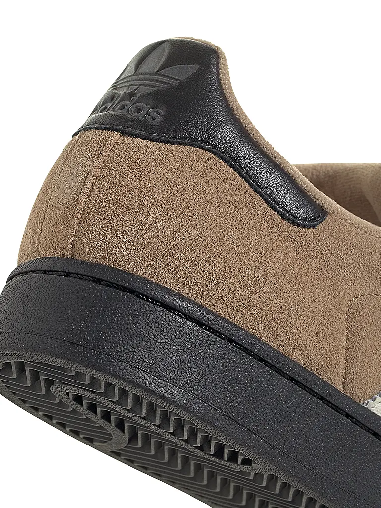 ADIDAS ORIGINALS | Sneaker SUPERSTAR II
Marchio: ADIDAS ORIGINALS
Colore: beige
Categorie: Moda,Uomo
Materiale: Pelle
Motivo: Logo
Altezza del tacco: Tacco basso |