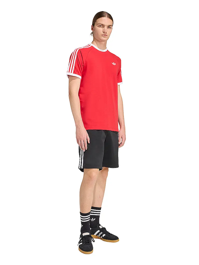 ADIDAS ORIGINALS | T-Shirt
Marca: ADIDAS ORIGINALS
Colore: rosso
Categorie: Moda, Uomo

Lunghezza manica: Manica corta
Scollo: Girocollo
Materiale: Jersey, Cotone
Motivo: Tinta unita, A righe
Vestibilità (capispalla): Regular
Dettagli: Logo | Rosso