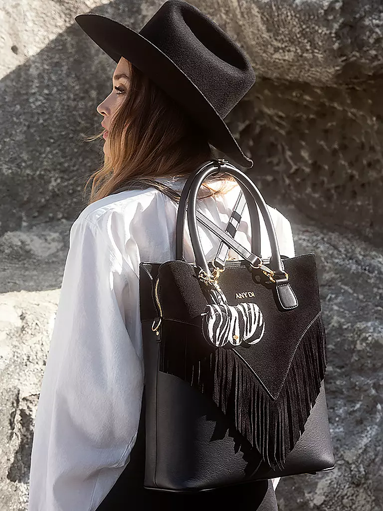 ANY DI | Sun Cover
Marke: ANY DI
Farbe: nero
Kategorien: Moda, Donna

Materiale: Pelle
Motivo: Animalier | Nero