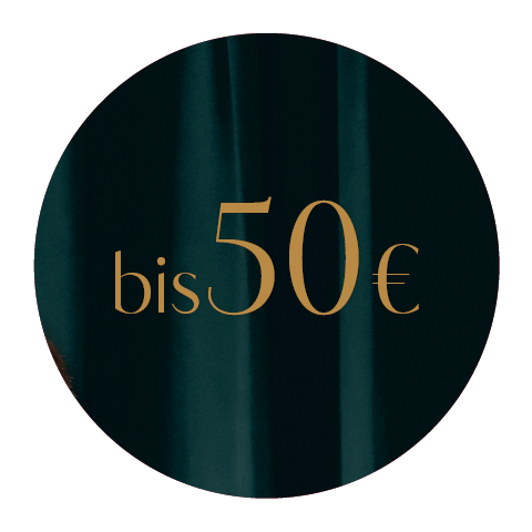 Un'immagine circolare con sfondo scuro e il testo "fino a 50€" al centro, scritto in color oro.
