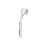 Eine weiße Gesichtsreinigungsbürste mit langem Griff und weichen Borsten, fotografiert vor einem schlichten weißen Hintergrund. Das Wort "Sisley" ist auf dem Griff aufgedruckt.