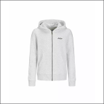 Hellgrauer Kapuzenpulli mit Reißverschluss, Kapuze, Vordertaschen und kleinem Text auf der linken Brust auf weißem Hintergrund.