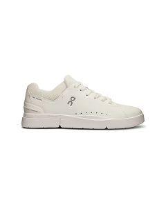 Sneaker bianche basse con lacci e design minimalista, con il logo "ON" sul lato.