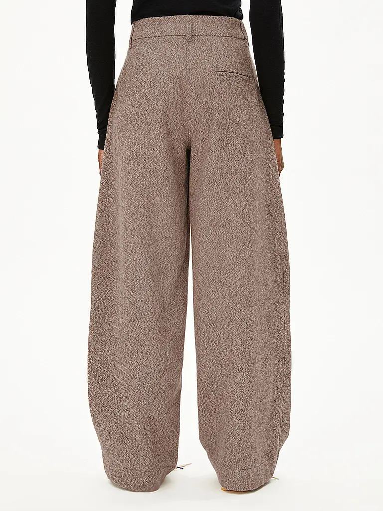 ARMEDANGELS | Businesshose NYXAA
Marke: ARMEDANGELS
Farbe: camel
Kategorien: Mode,Damen
Materiale: Baumwolle
Motivo: Tinta unita
Lunghezza (pantaloni/jeans): Lunghezza normale
Stile: Casual,Pure
Altezza vita: Vita media
Dettagli: Meliert,Tasche laterali,Wide Leg |