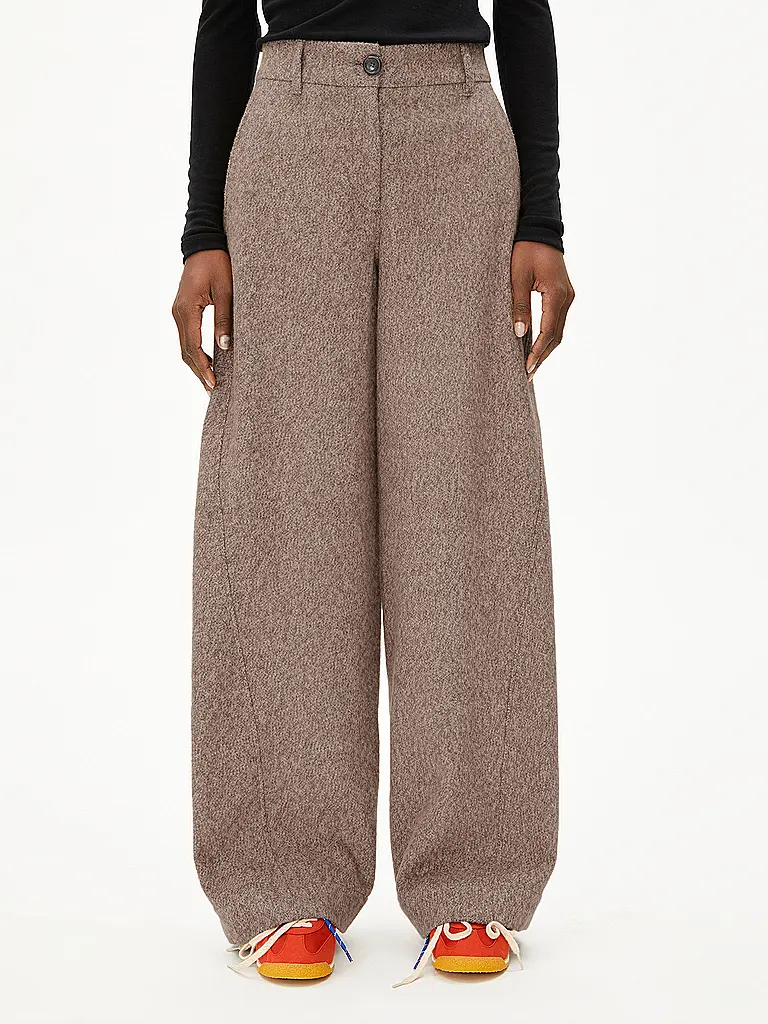 ARMEDANGELS | Businesshose NYXAA
Marke: ARMEDANGELS
Farbe: camel
Kategorien: Mode,Damen
Materiale: Baumwolle
Motivo: Tinta unita
Lunghezza (pantaloni/jeans): Lunghezza normale
Stile: Casual,Pure
Altezza vita: Vita media
Dettagli: Meliert,Tasche laterali,Wide Leg |