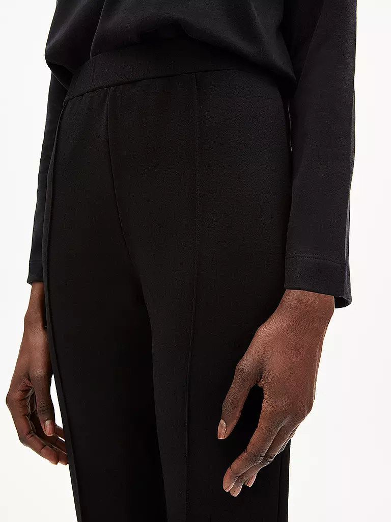 ARMEDANGELS | Hose Flared Fit LEYLAARI | Nero