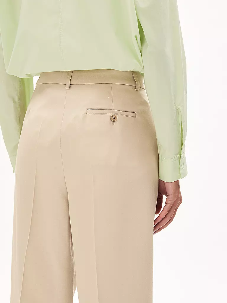 ARMEDANGELS | Pantaloni Tapered Fit SANDRINAA | Beige