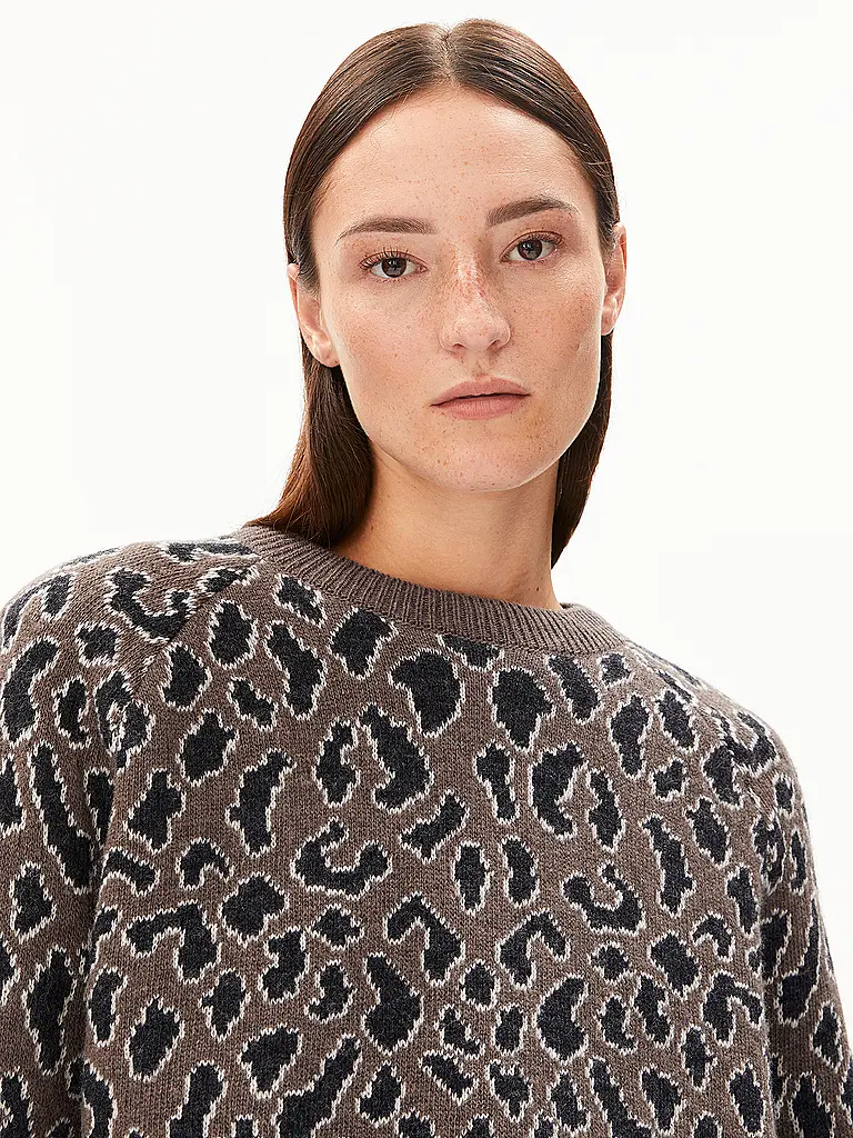 ARMEDANGELS | Pullover DILIRIAA LEOPAA | Cammello