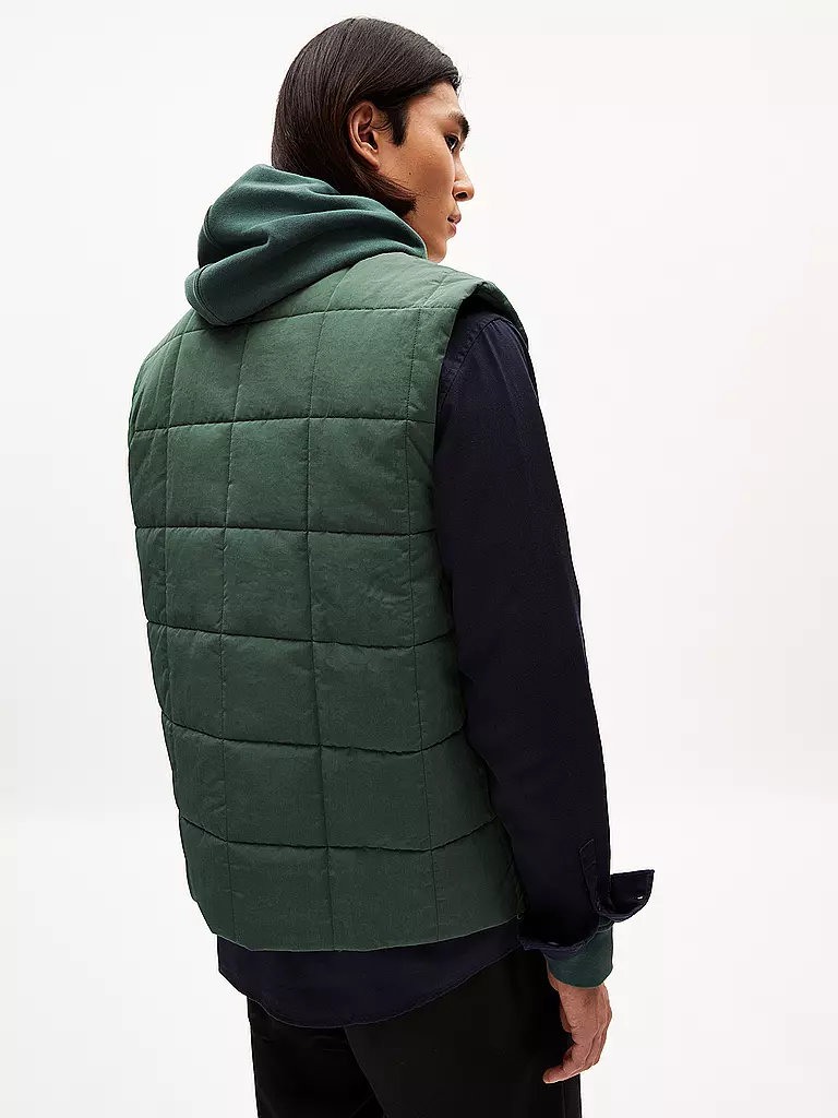 ARMEDANGELS | Steppgilet AABISKO | Verde scuro
