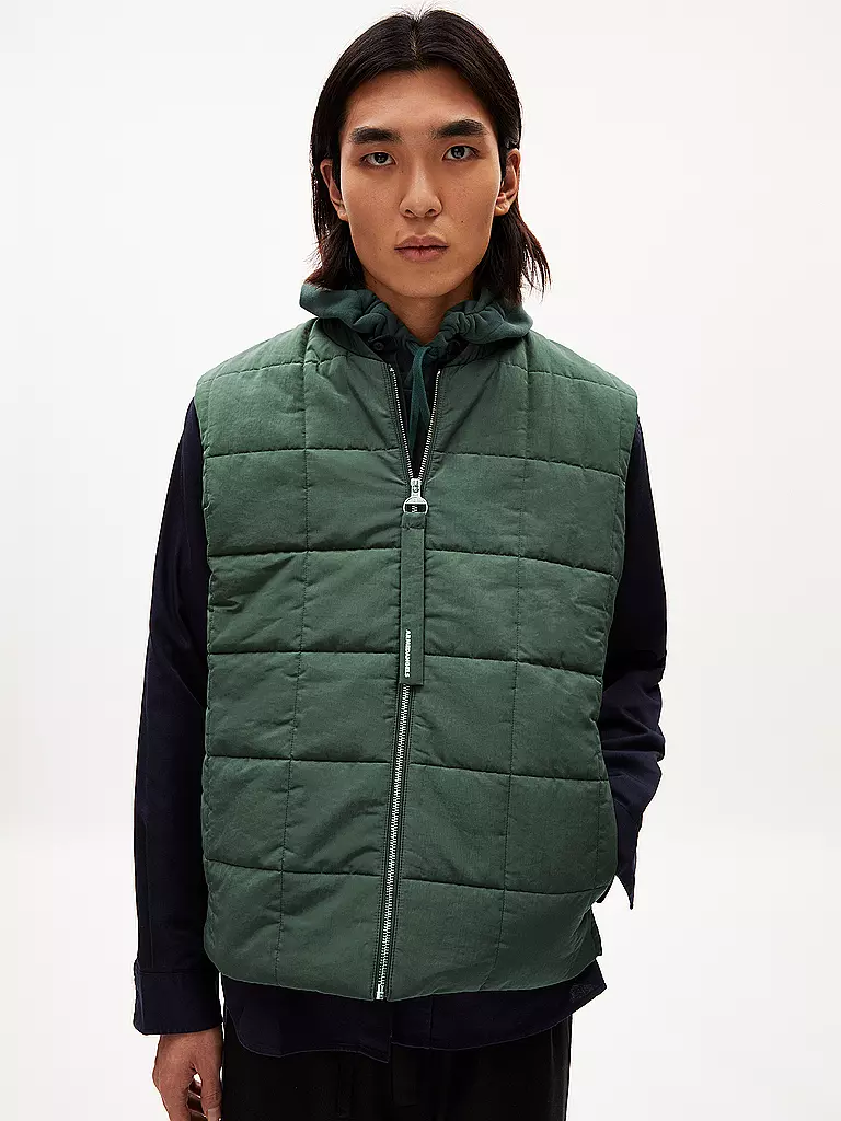 ARMEDANGELS | Steppgilet AABISKO | Verde scuro
