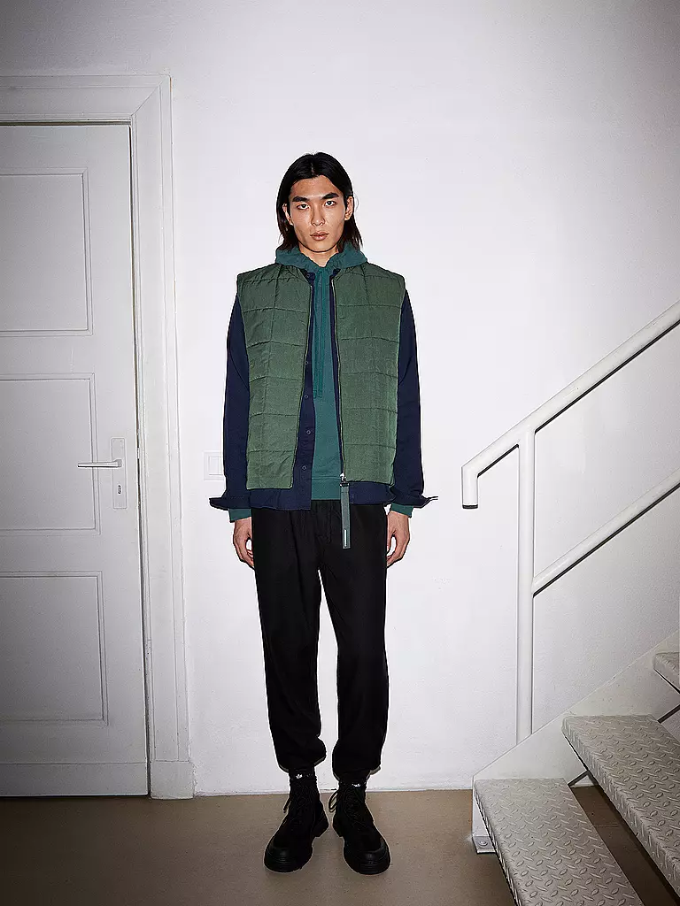 ARMEDANGELS | Steppgilet AABISKO | Verde scuro