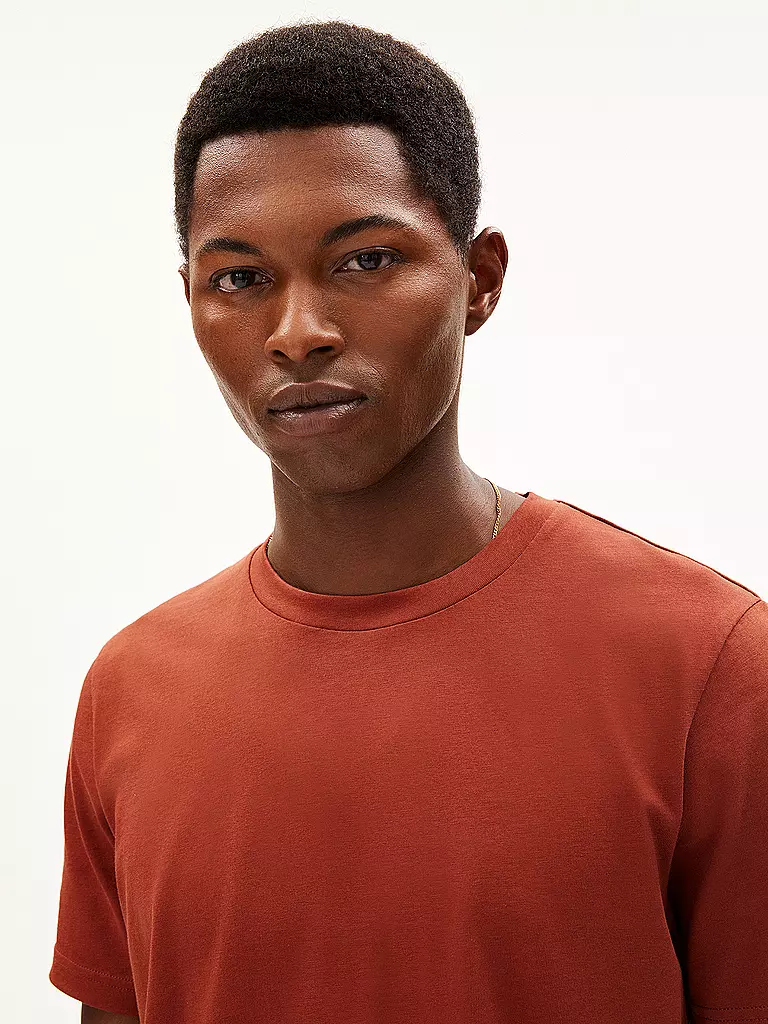 ARMEDANGELS | T-Shirt JAAMEL STRUCTURE | Arancione