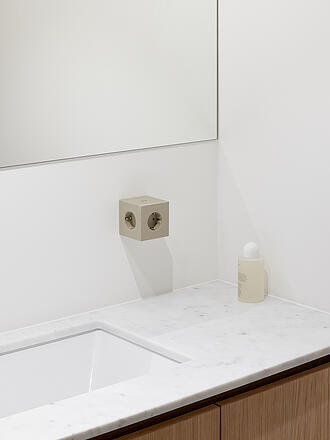 AVOLT | Multipresa Square 2 F Beige