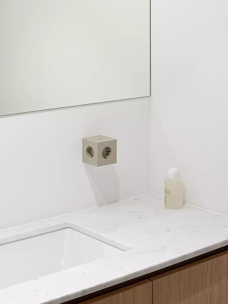 AVOLT | Multipresa Square 2 F Beige | Crema