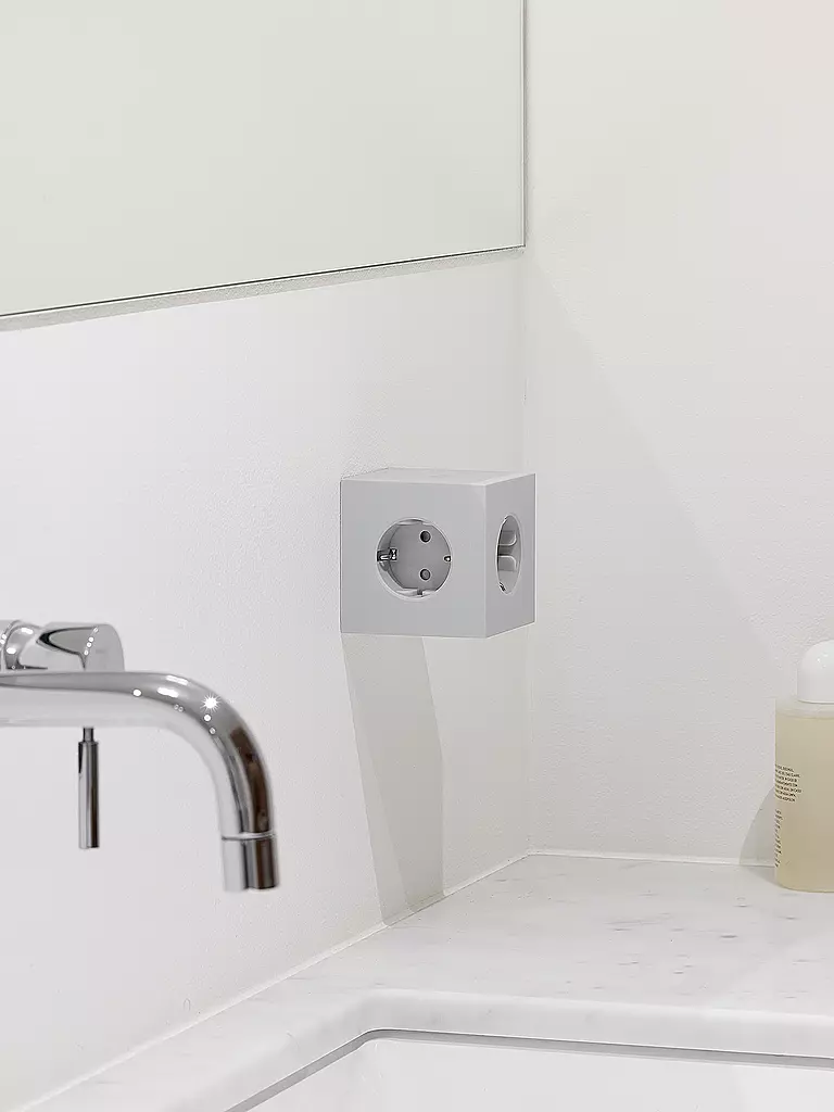 AVOLT | Multipresa Square 2 F Grigio | Grigio chiaro