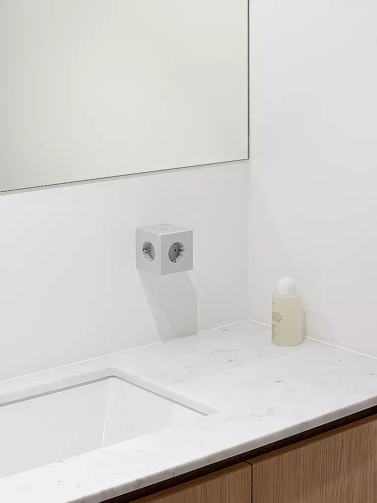 AVOLT | Multipresa Square 2 F Grigio | Grigio chiaro