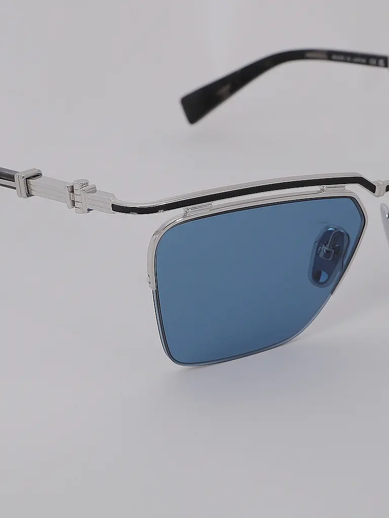 BALMAIN | Occhiali da sole TRIOMPHE II
Marke: BALMAIN
Farbe: silber
Kategorien: Mode,Damen,Herren

Stil: Glamour | Argento