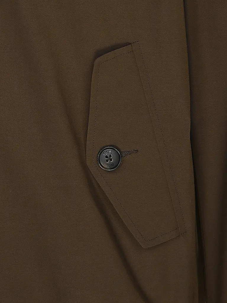 BARACUTA | Nome prodotto: Blouson G9 CLOTH
Marca: BARACUTA
Colore: marrone
Categorie: Moda, Uomo

Lunghezza manica: Manica lunga
Materiale: Poliestere / Poliammide, Cotone
Tipo di colletto: Collo alla coreana
Motivo: Tinta unita | 