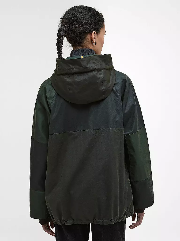 BARBOUR | Parka KEELEY WAX
Marke: BARBOUR
Farbe: olive
Kategorien: Moda,Donna
Ärmellänge: Manica lunga
Material: Cotone
Kragenform: Collo Kent,Cappuccio
Musterung: Tinta unita
Passform (Oberbekleidung): Regular
Stil: Casual
Details: Taglio raglan,Tasche a filett |