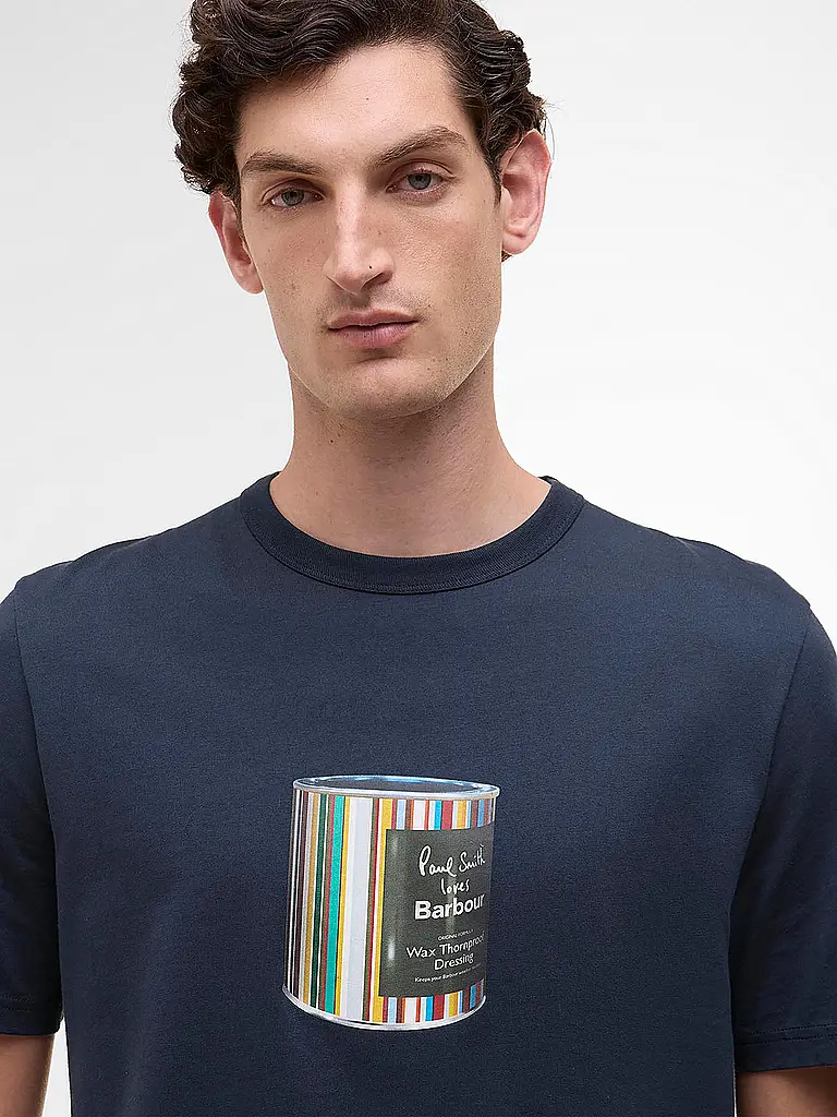BARBOUR | Paul Smith loves Barbour T-Shirt con grafica barattolo di cera | Blu scuro