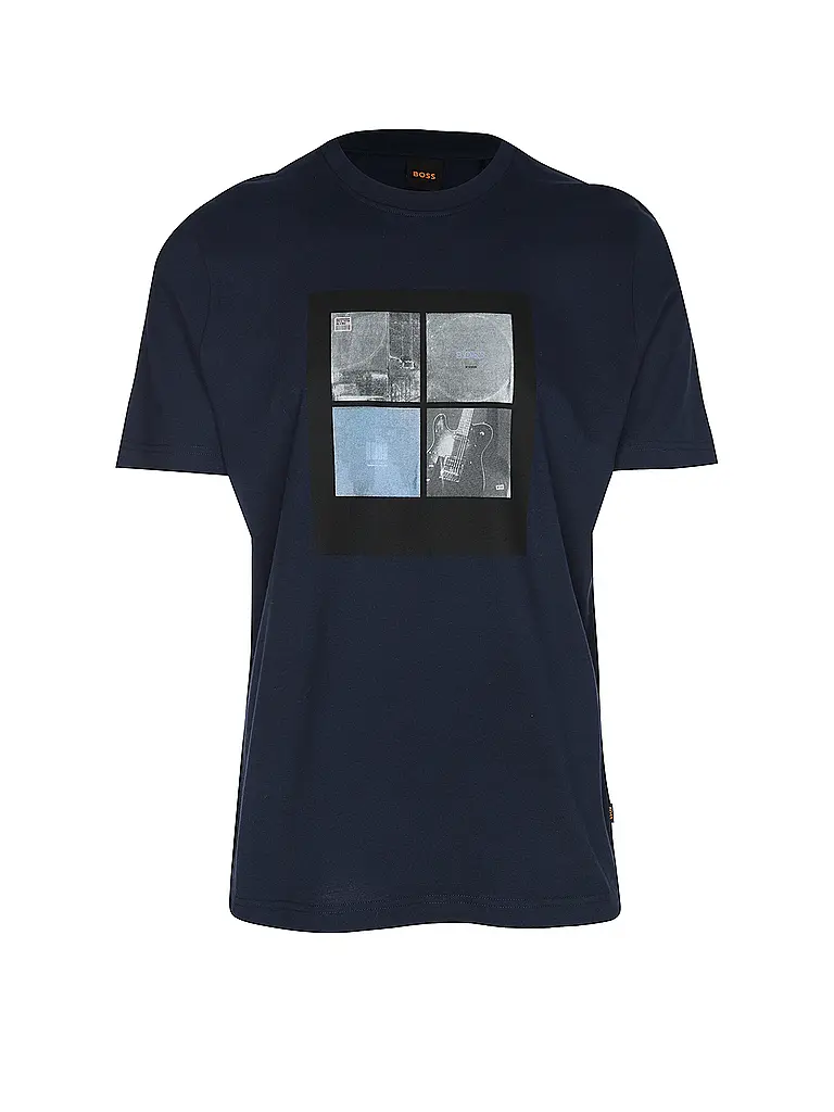 BOSS | Nome prodotto: T-shirt TE_COVER
Marca: BOSS
Colore: blu
Categorie: Moda, Uomo

Lunghezza manica: Manica corta
Scollo: Girocollo
Materiale: Jersey, Cotone
Motivo: Stampa
Vestibilità (capispalla): Ampia
Stile: Casual | Blu