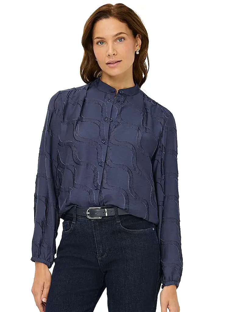 BRAX | Nome prodotto: Blusa VIVI
Marca: BRAX
Colore: blu scuro
Categorie: Moda, Donna

Lunghezza manica: Manica lunga
Materiale: Viscosa
Tipo di colletto: Collo alla coreana
Motivo: Tinta unita
Vestibilità (capispalla): Regular
Stile: Casual | Blu scuro