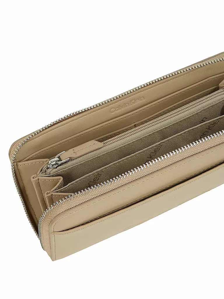 CALVIN KLEIN | Geldbörse EMBOSSED Large  | Beige