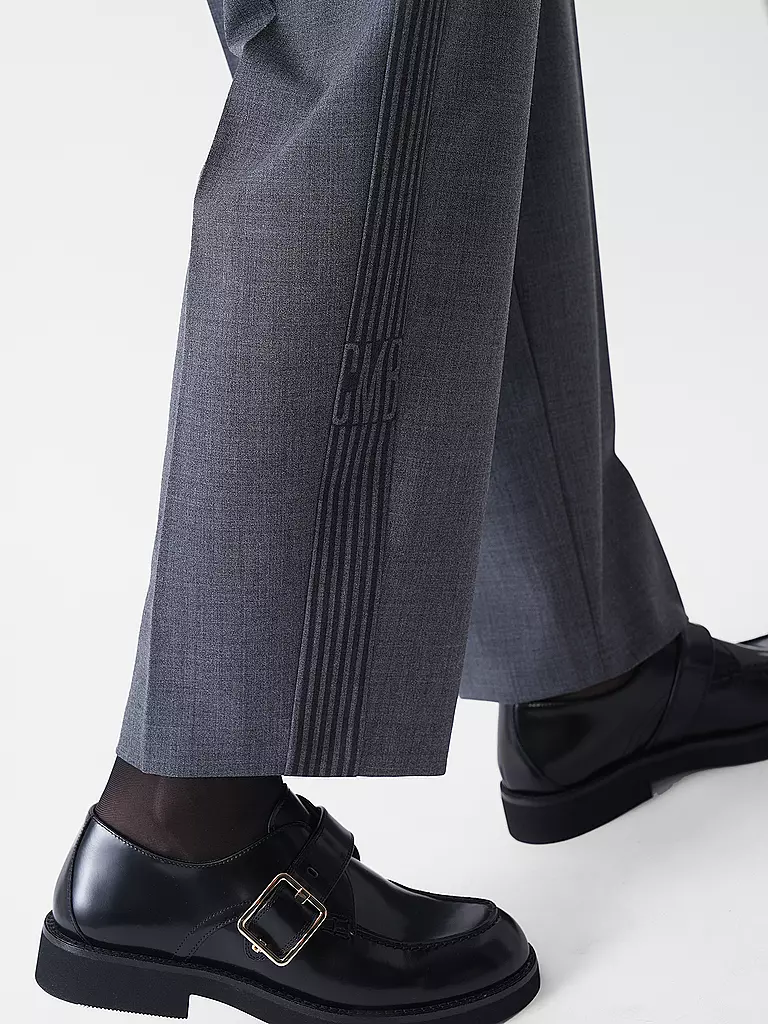 CAMBIO | Chino EMILIE TRACK |