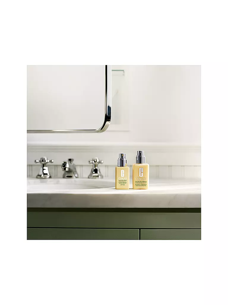CLINIQUE | Crema viso - DRAMATICALLY DIFFERENT Moisturizing Lotion+ SPF50 75ml | Senza colore