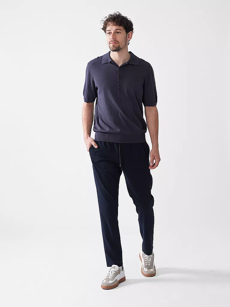 CLOSED | Polo

Prodotto: Poloshirt
Marca: CLOSED
Colore: blu scuro
Categorie: Moda, Uomo

Lunghezza manica: Manica corta
Materiale: Maglia fine, Cotone
Forma colletto: Colletto polo
Motivo: Tinta unita
Vestibilità (capispalla): Regular
Stile: Pure, Trend | Blu scuro