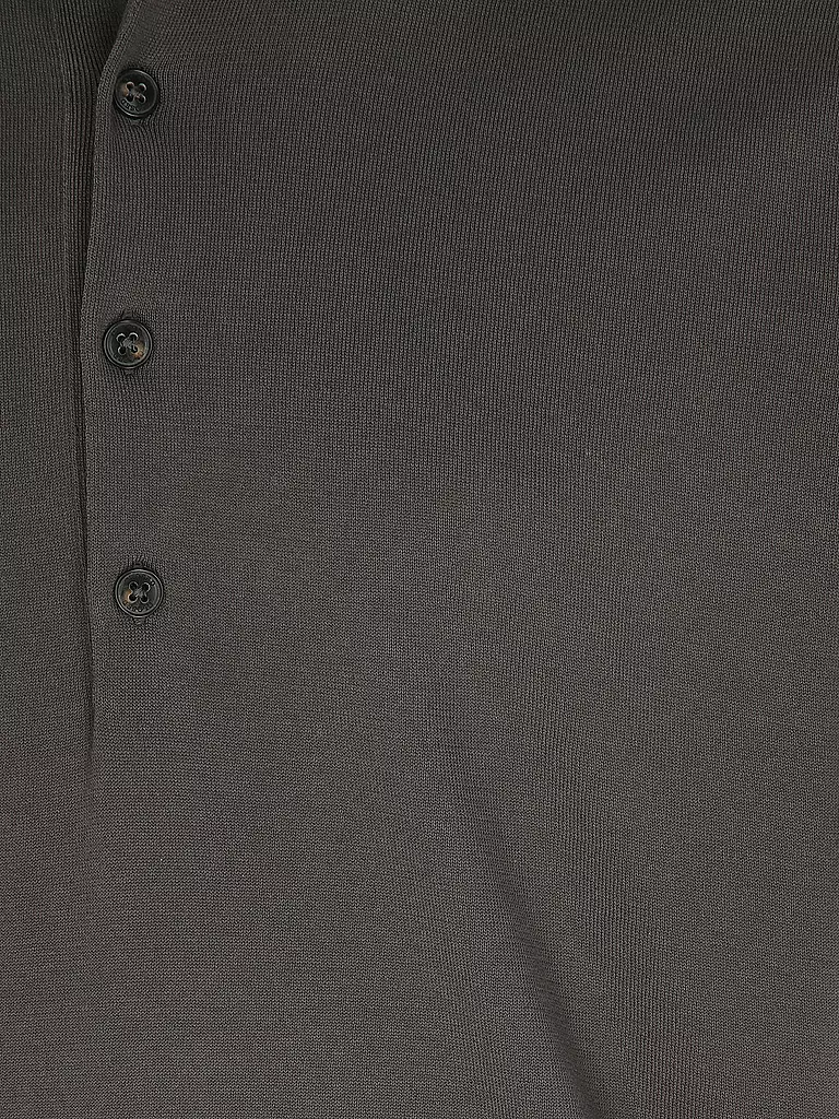 CLOSED | Poloshirt
Marke: CLOSED
Farbe: grau
Kategorien: Moda, Uomo

Ärmellänge: Manica corta
Materiale: Maglia fine, Cotone
Kragenform: Colletto polo
Musterung: Tinta unita
Passform (Oberbekleidung): Regular
Stil: Pure, Trend | 