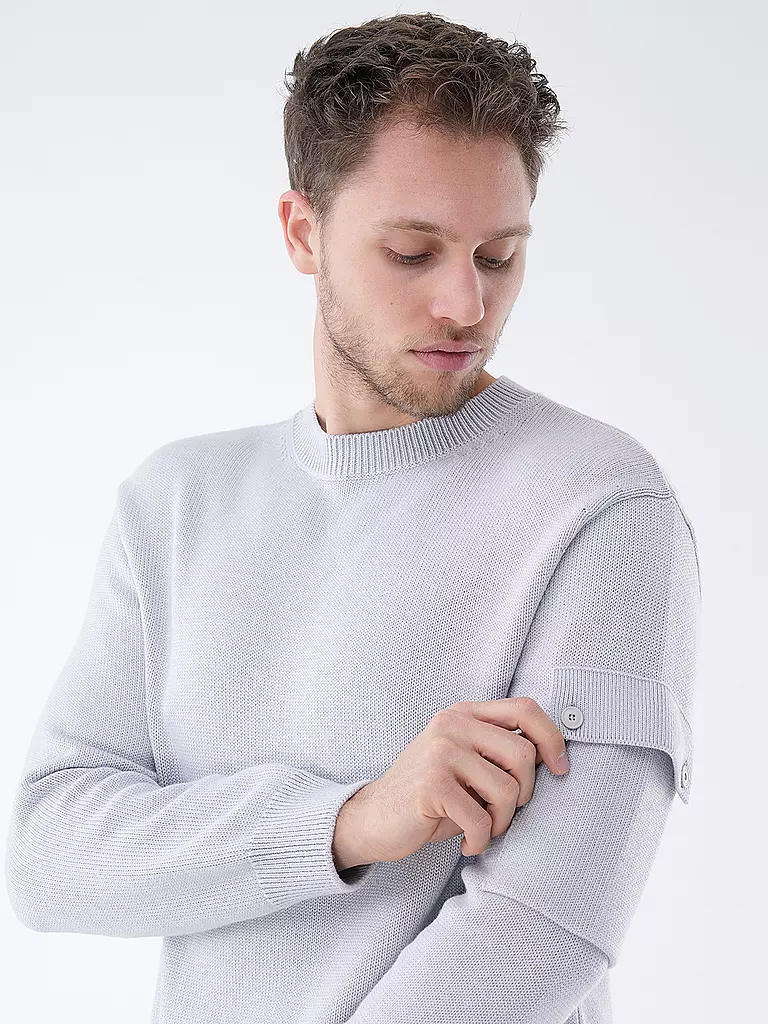 CLOSED | Pullover | 