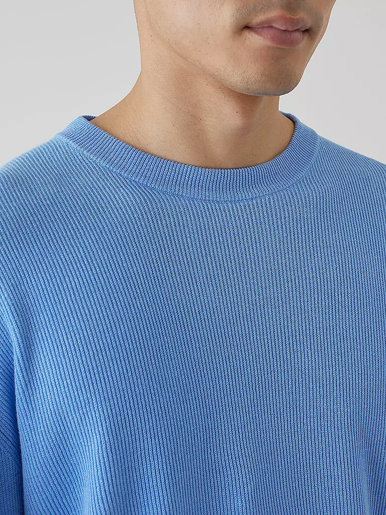 CLOSED | Pullover | 