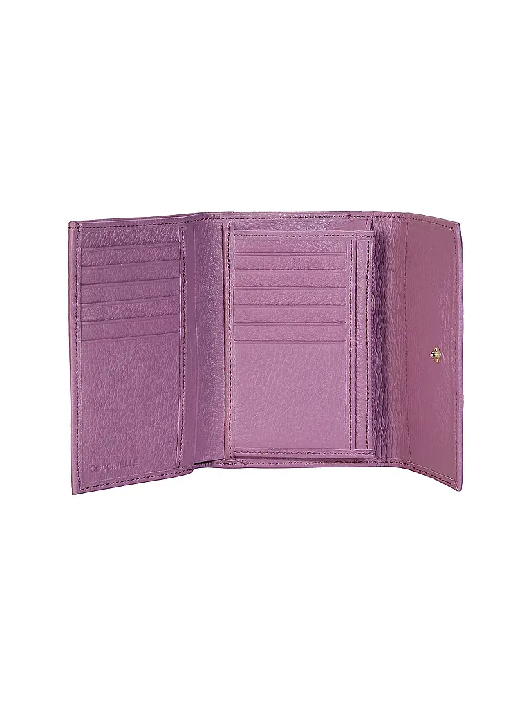 COCCINELLE | Nome prodotto: Portafoglio METALLIC SOFT
Marca: COCCINELLE
Colore: rosa
Categorie: Moda, Donna

Materiale: Pelle
Motivo: Tinta unita
Dettagli: Logo | Fucsia