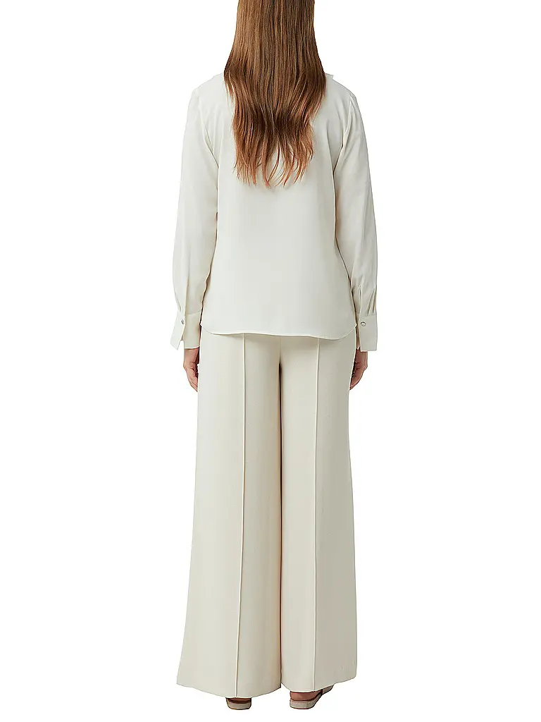 COMMA | Bluse
Marke: COMMA
Farbe: weiss
Kategorien: Mode,Damen
Tags: Große Größen
Ärmellänge: Langarm
Ausschnitt: V-Ausschnitt
Material: Polyester / Polyamid
Kragenform: Hemdblusenkragen
Musterung: Unifarben
Passform (Oberbekleidung): Regular
Stil: Glamour
 |