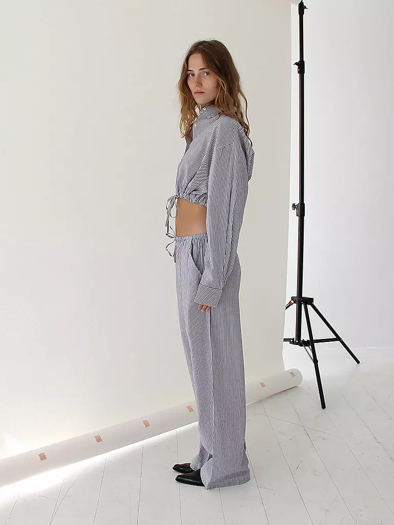 DESIGNERS REMIX | Bluse Cropped Fit HARRIET | Blu chiaro