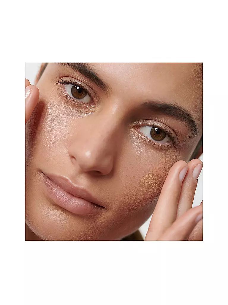 DR. HAUSCHKA | Fondotinta (04 Nocciola) |