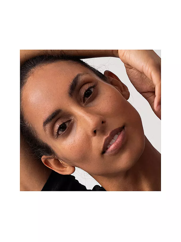 DR. HAUSCHKA | Fondotinta (05 Noce Moscata) |