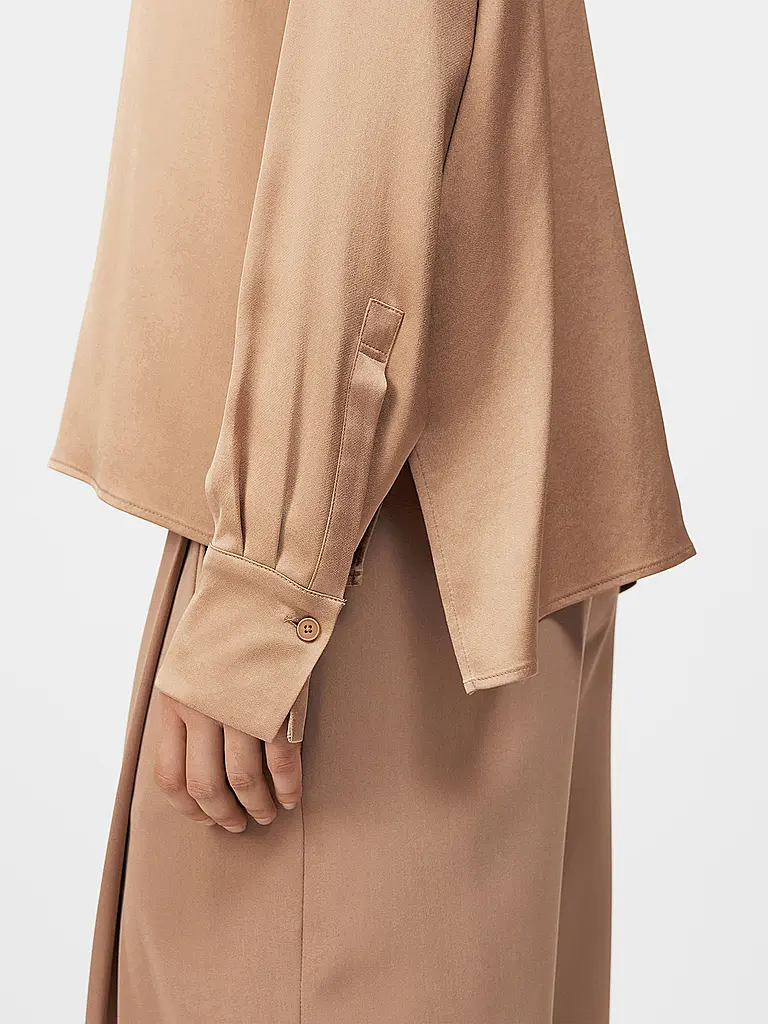 DRYKORN | Nome prodotto: Blusa CLOELIA
Marca: DRYKORN
Colore: camel
Categorie: Moda,Donna

Lunghezza manica: Manica lunga
Materiale: Fibra sintetica,Stretch,Satin
Tipo di colletto: Colletto a camicia
Motivo: Tinta unita
Vestibilità (capispalla): Ampia
Stile: Pure, | 