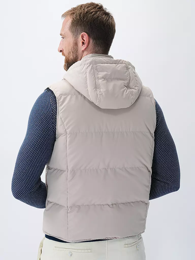 ELEVENTY | Gilet trapuntato in piuma | 