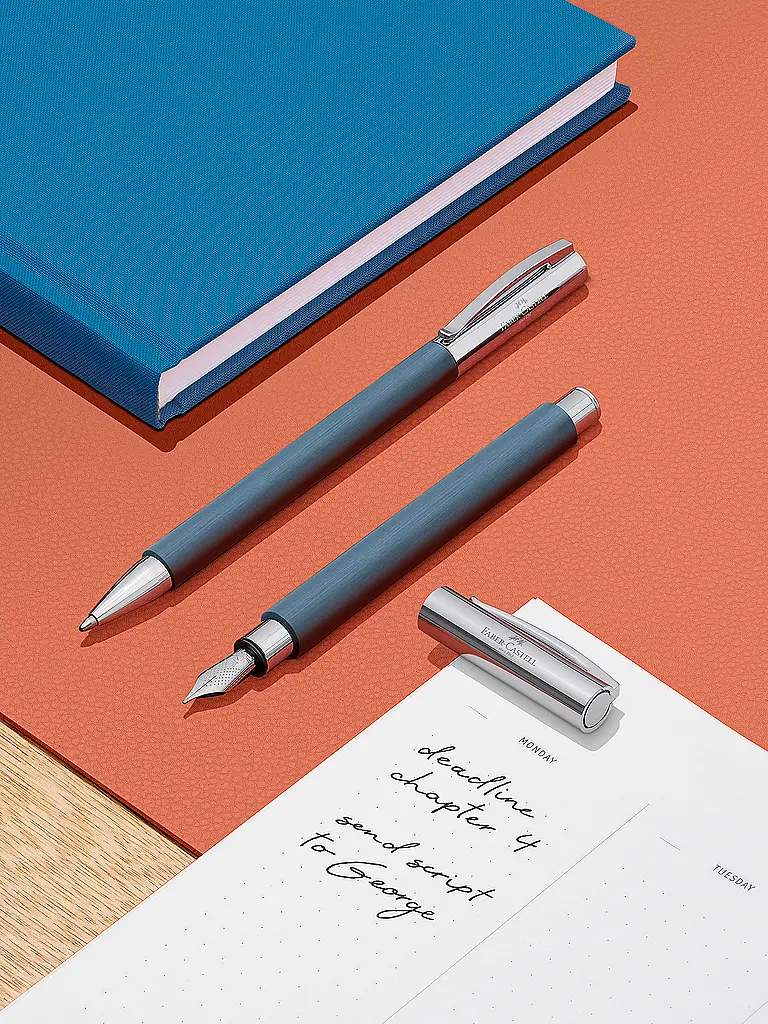 FABER-CASTELL | Ambition Penna stilografica in resina pregiata, larghezza pennino F | Blu