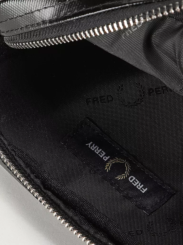 FRED PERRY | Borsa |