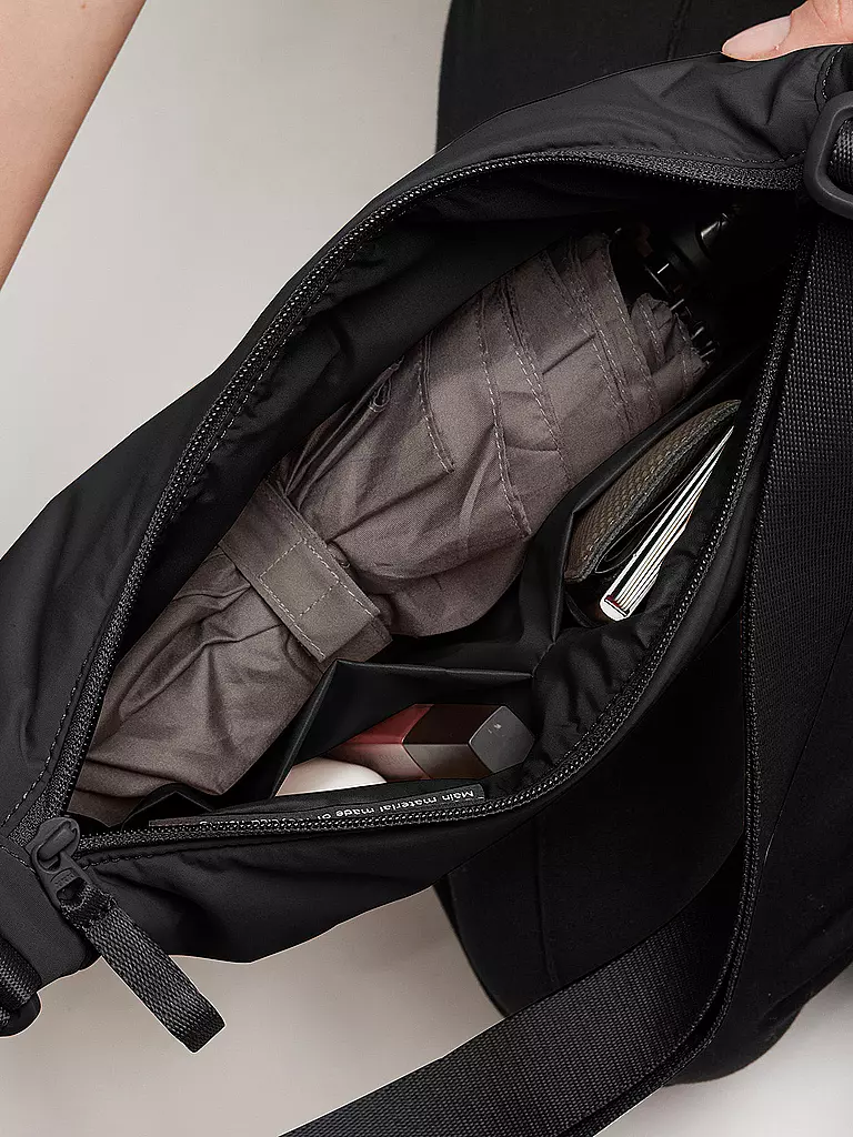 GOT BAG | Gürteltasche CLOUD MOON BAG Small
Marke: GOT BAG
Farbe: schwarz
Kategorien: Mode,Damen

Materiale: Nylon
Motivo: Tinta unita
Stile: Pure
Dettagli: Idrorepellente | Nero