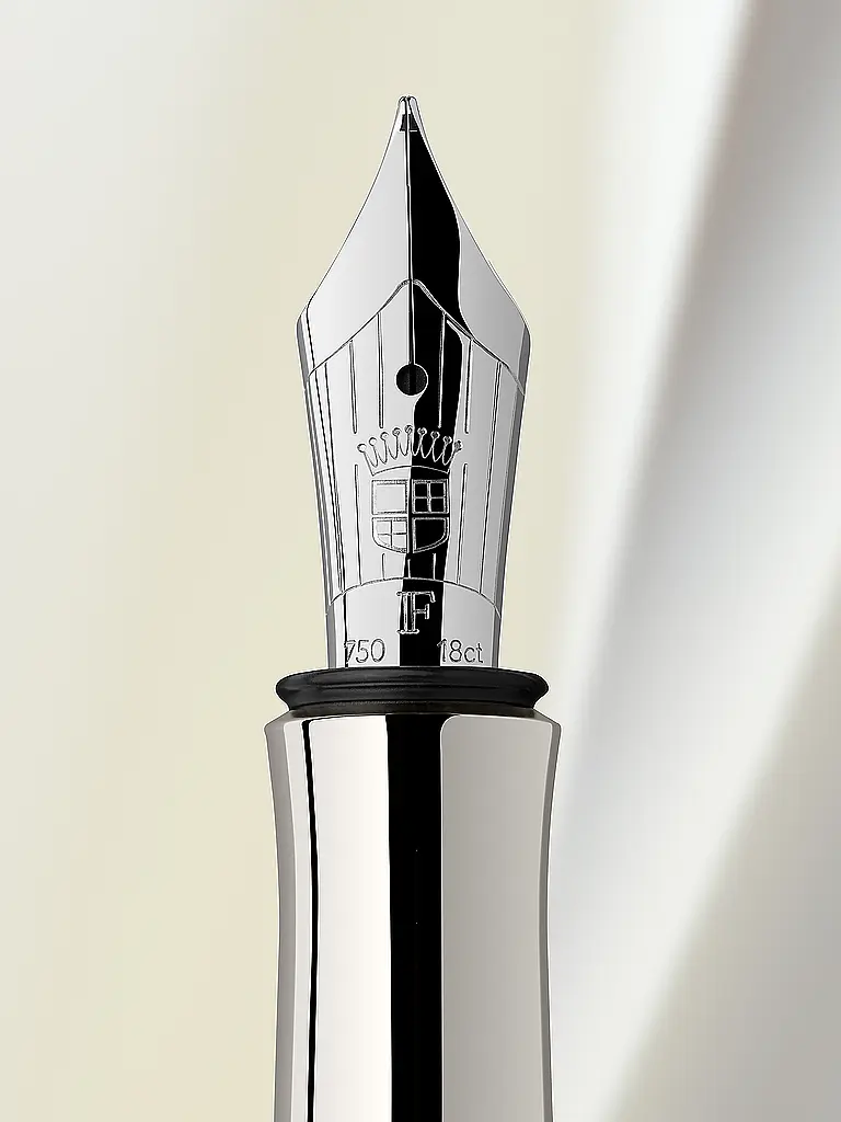 GRAF VON FABER-CASTELL | Penna stilografica Guilloche India Red F | Rosso