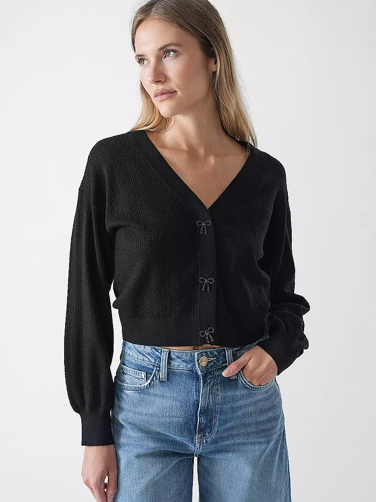 GUESS | Cardigan
Marke: GUESS
Farbe: schwarz
Kategorien: Moda,Donna
Lunghezza manica: Manica lunga
Scollo: Scollo a V
Materiale: Viscosa, Poliestere / Poliammide
Fantasia: Tinta unita
Vestibilità (capispalla): Regular
Stile: Young Fashion,Glamour
Dettagli: Lavo |