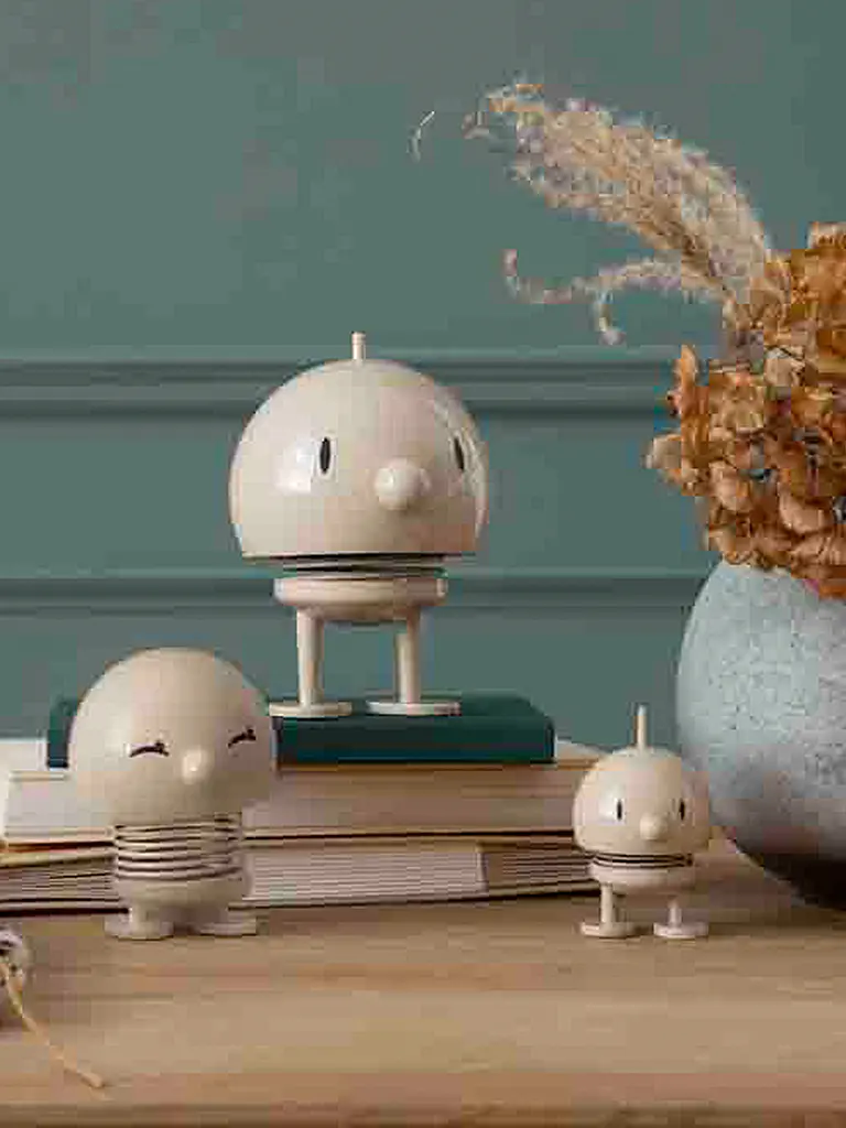 HOPTIMIST | Figura decorativa Classic Bumble 7,6 cm Latte | Cammello