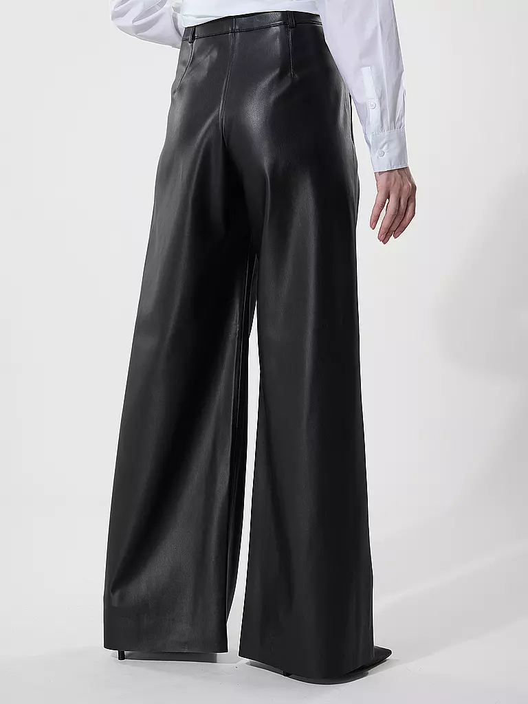 HUGO | Hose Wide Fit in Lederoptik HAWINE | Nero
