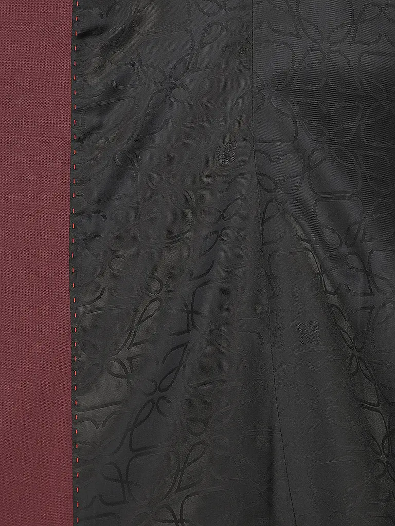 HUGO | Nome prodotto: Blazer ABIRE
Marca: HUGO
Colore: beere
Categorie: Moda,Donna
Lunghezza manica: Manica lunga
Materiale: Poliestere / Poliammide,Viscosa ,Stretch
Tipo di colletto: Collo rever
Motivo: Tinta unita
Vestibilità (capispalla): Regular
Stile: Pur |