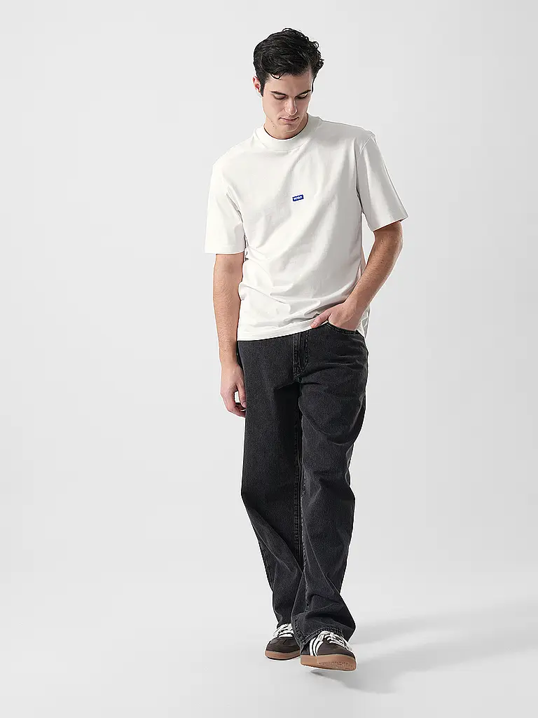 HUGO | Nome prodotto: T-shirt NIEROS
Marca: HUGO
Colore: bianco
Categorie: Moda, Uomo

Lunghezza manica: Manica corta
Scollo: Girocollo
Materiale: Jersey, Cotone
Motivo: Tinta unita
Vestibilità (capispalla): Regular
Dettagli: Logo | Bianco